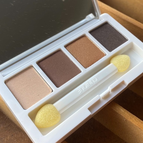 CLINIQUE All About Shadow Quad Jute Brown Morning Java Teddy Bear Limited Ed - Picture 4 of 4